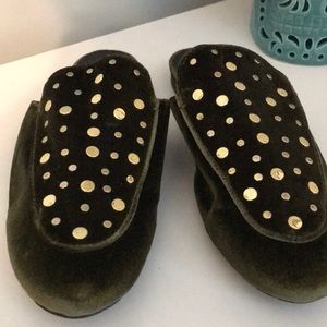 Reaction by Kenneth Cole women’s velvet mules